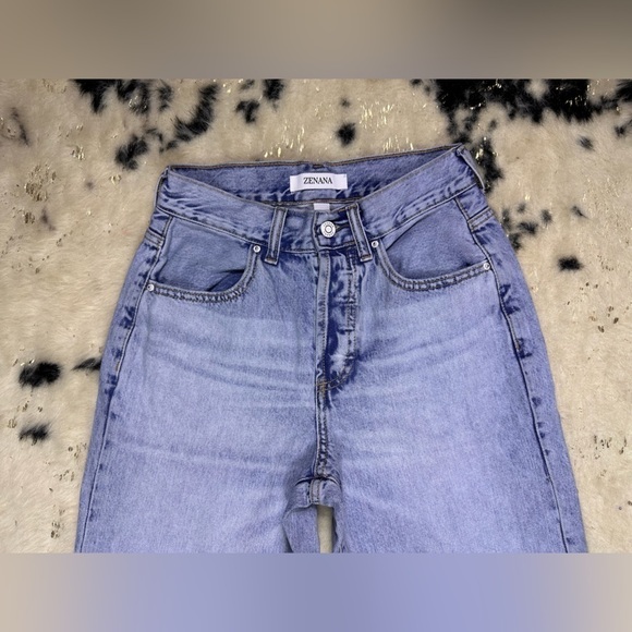 Zenana Women’s High Rise Light Wash Straight Leg Fly Button Cotton Denim Jeans - Picture 7 of 7